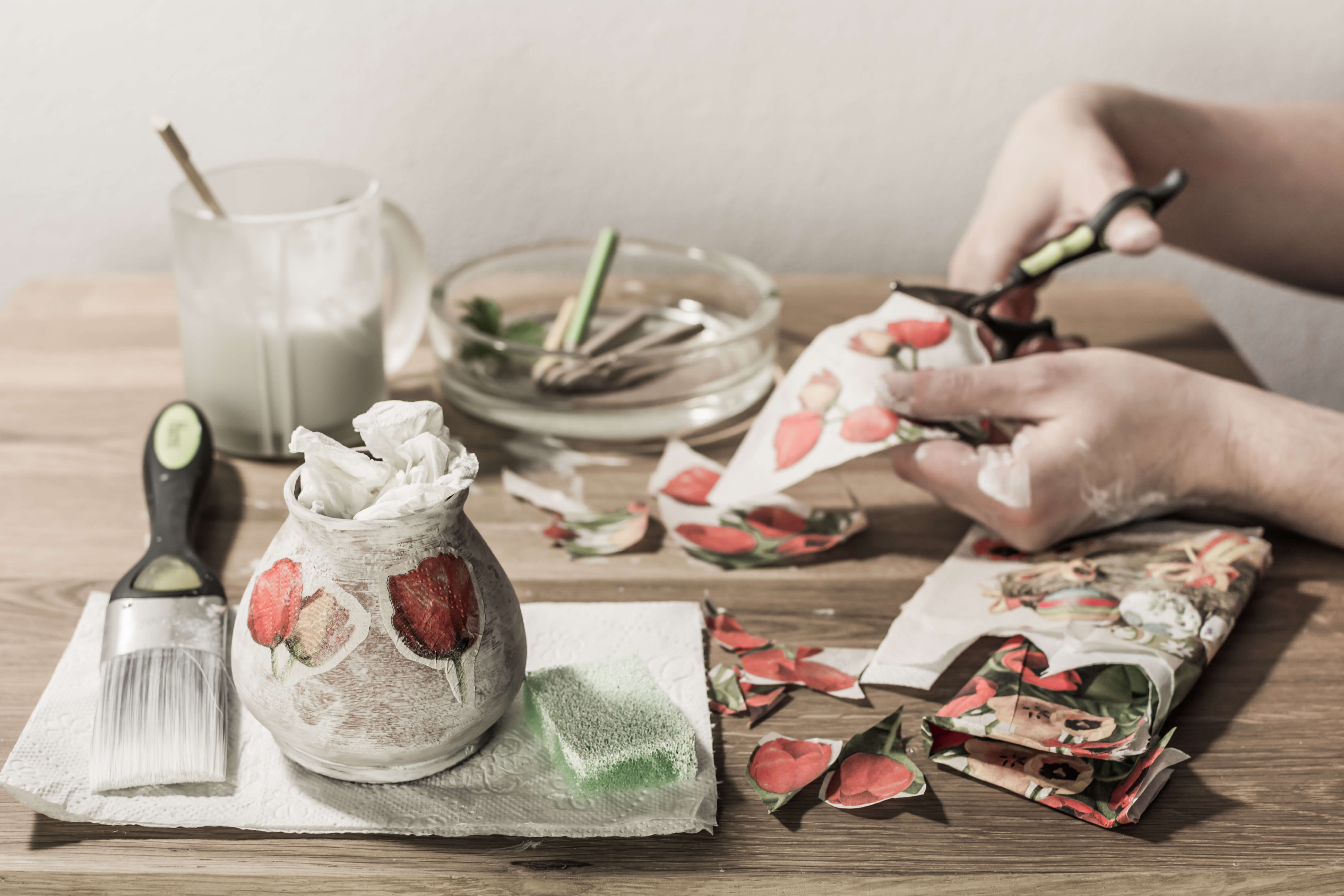 <strong>Jakie są najczęstsze błędy początkujących w decoupage?</strong>